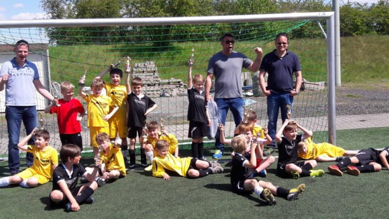 Schönes, erfolgreiches großes Fußballwochenende wieder mit viel Engagement veranstaltet Schönes, erfolgreiches großes Fußballwochenende wieder mit viel Engagement veranstaltet