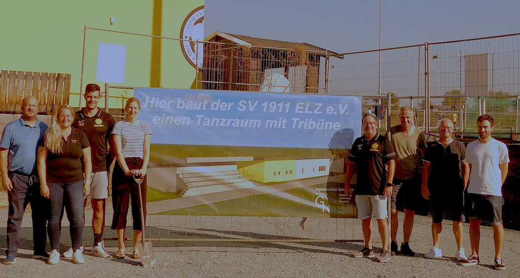 Spatenstich für Tribüne und Tanztrainingszentrum